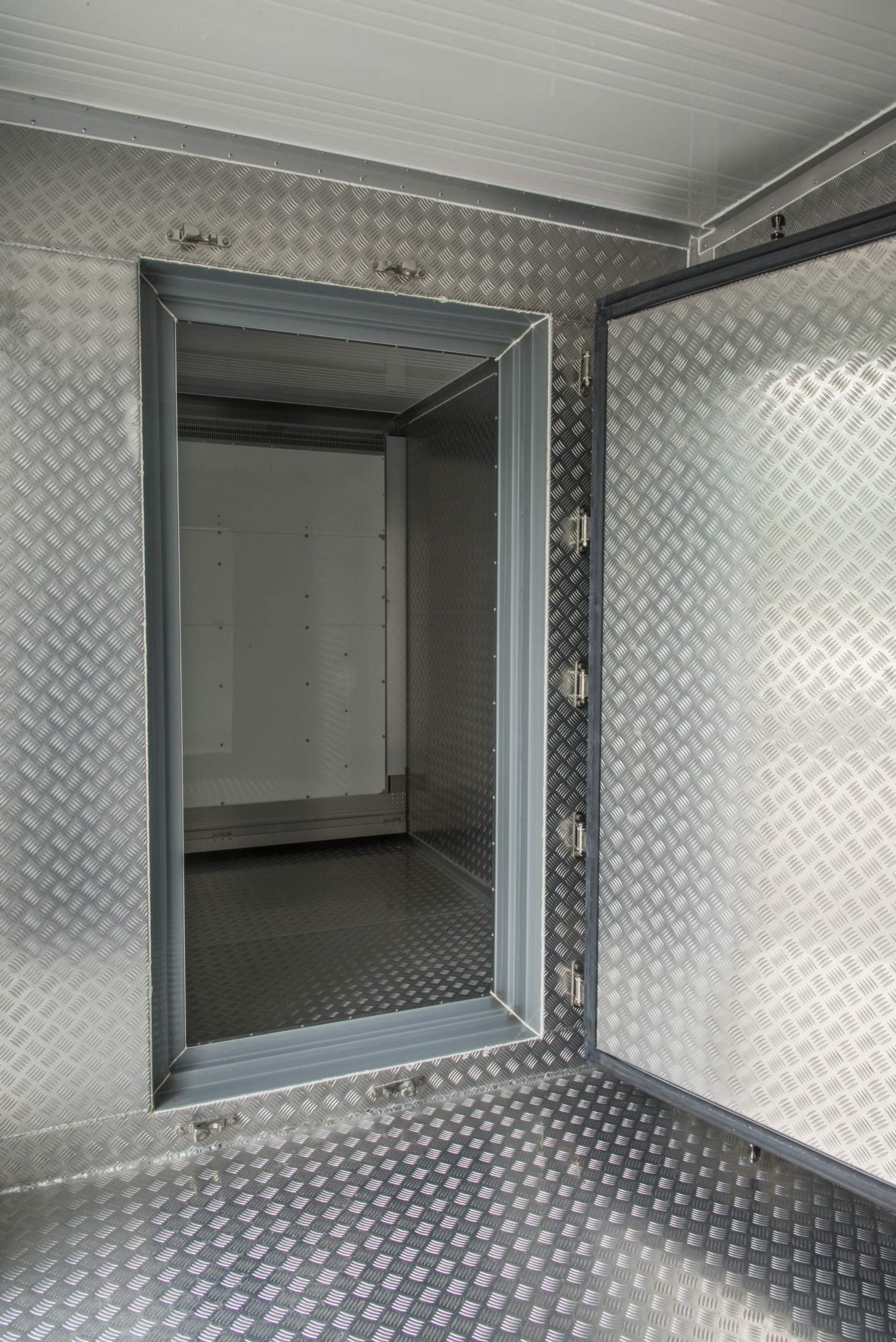 CONTENITORI SUPER REFRIGERATI DOPPIA ZONA 20' -60c