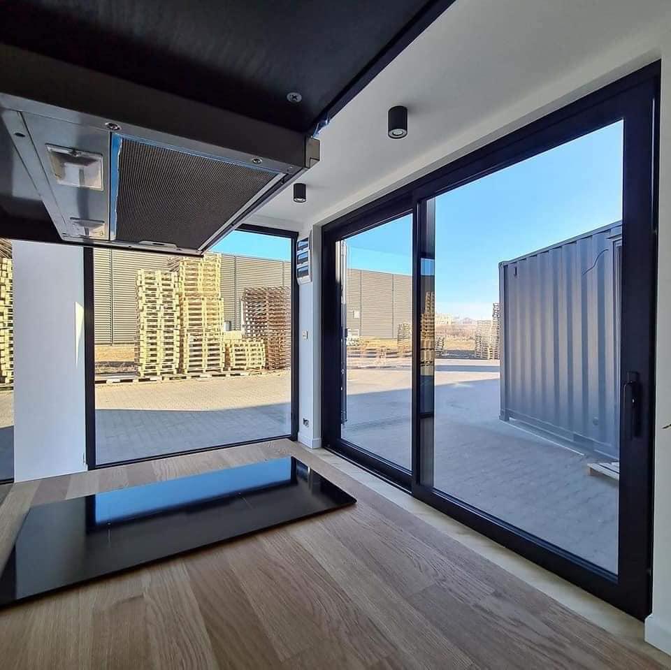 Container di spedizione modificato in ufficio