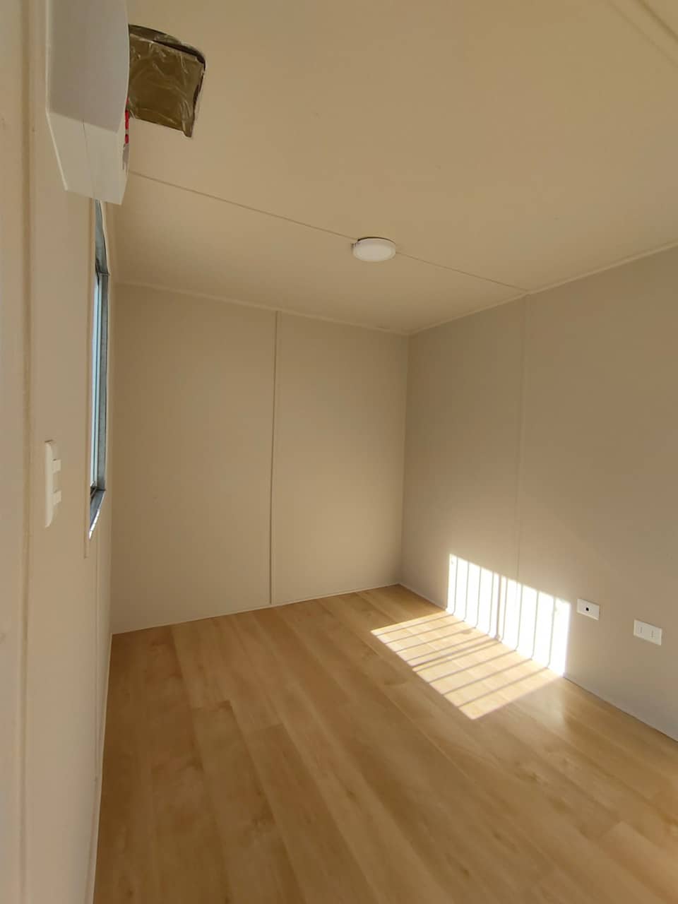 Modulo ufficio con bagno, 20 piedi. (Rif: 1101)