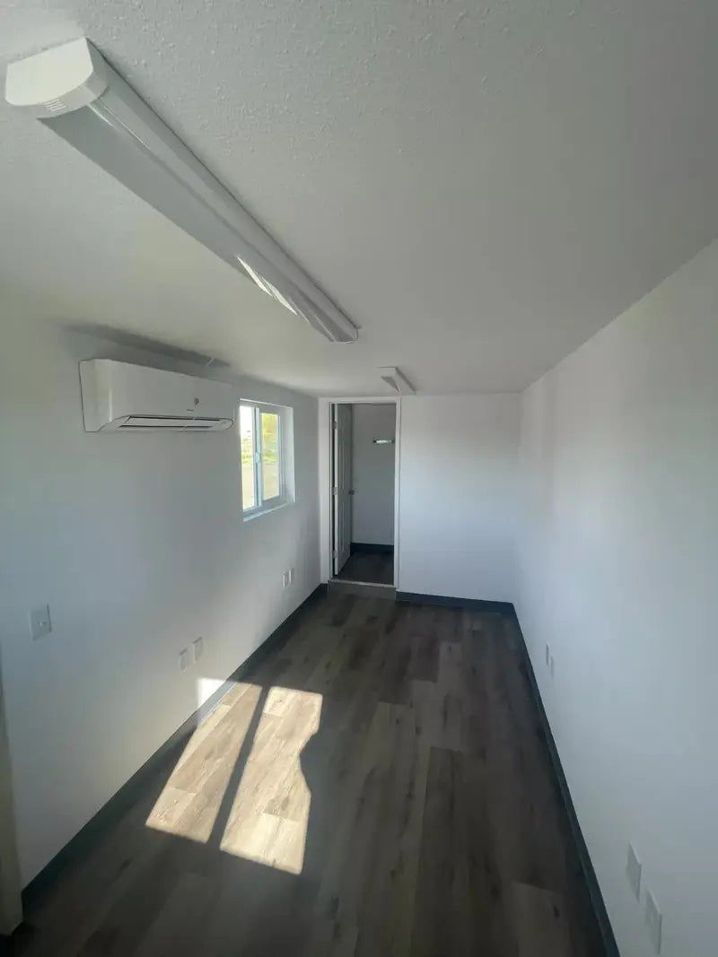 Un container trasformato in un ufficio di 20 piedi