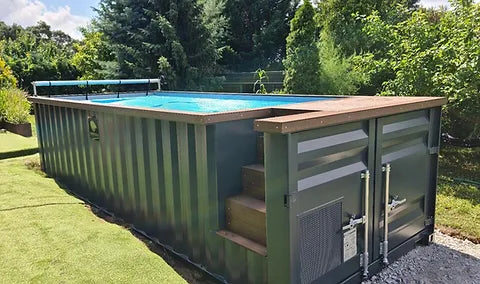 CONTAINER PER PISCINA CON GETTO D'ACQUA DA 40 PIEDI