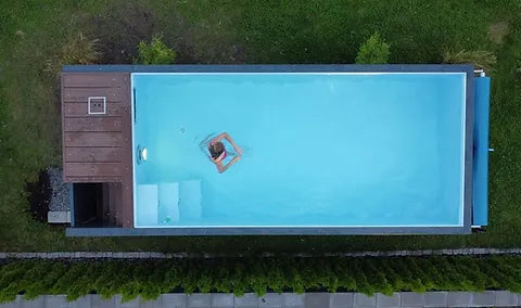 CONTAINER PER PISCINA CON GETTO D'ACQUA DA 40 PIEDI