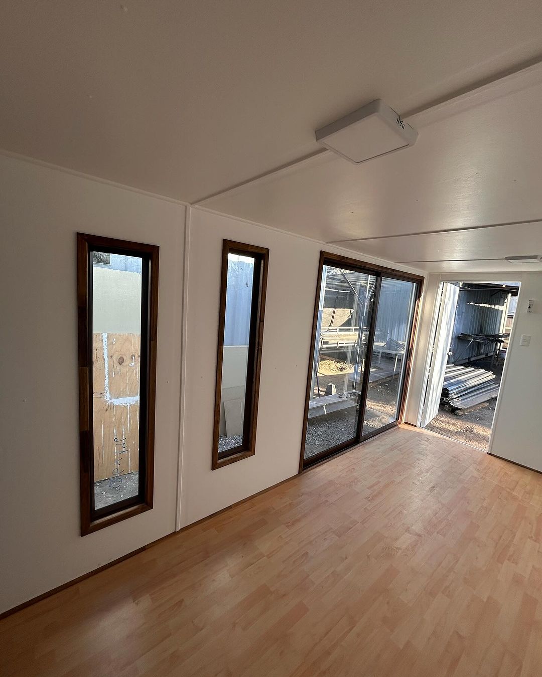 Container per ufficio 6×2,42 Mts -15M2 ( Rif:20123 )