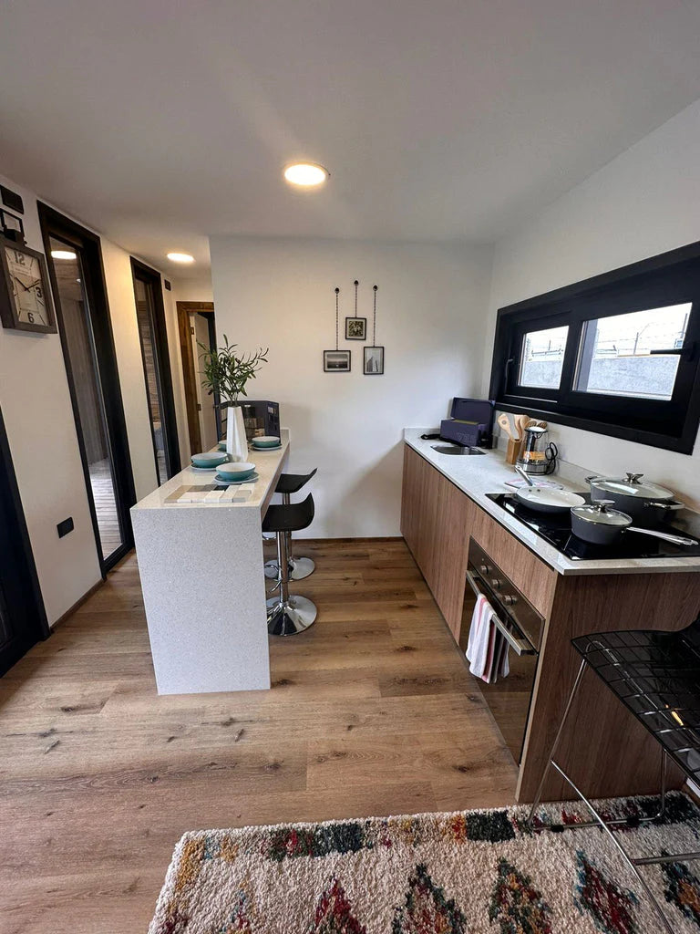 Surf Box 42m² (Rif:22700)