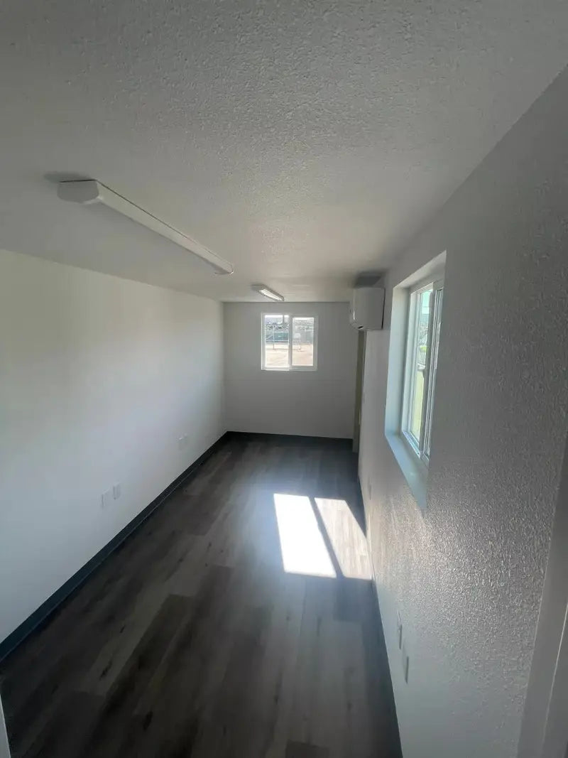 Un container trasformato in un ufficio di 20 piedi