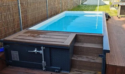 CONTAINER PER PISCINA CON GETTO D'ACQUA DA 40 PIEDI 