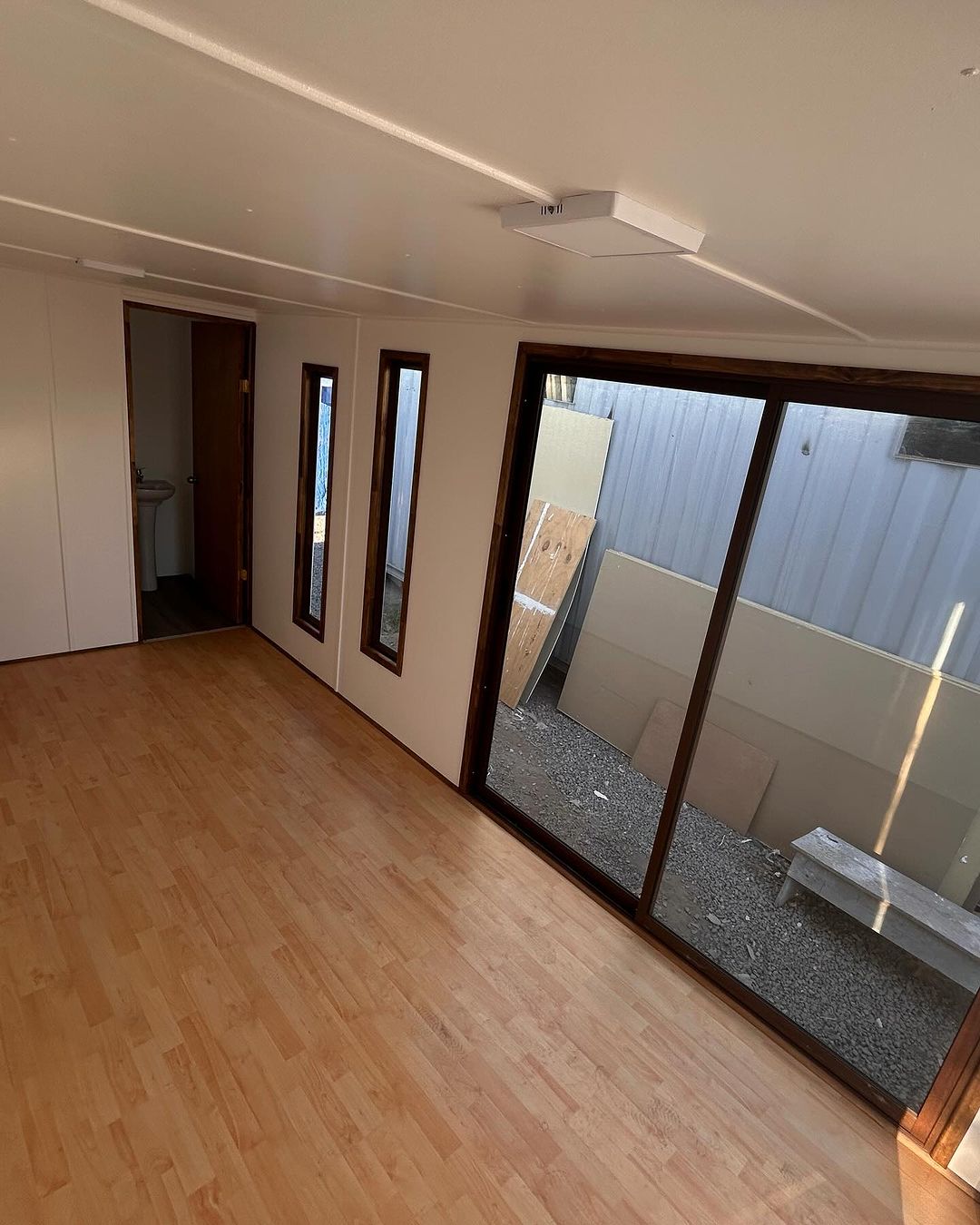 Container per ufficio 6×2,42 Mts -15M2 ( Rif:20123 )